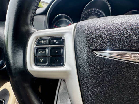 2011 Chrysler 200 Limited