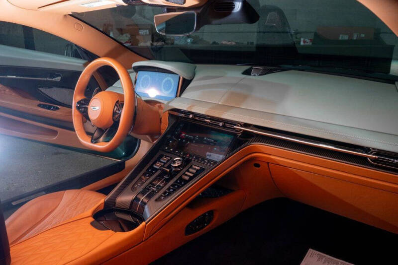 2024 Aston Martin DB12 V8