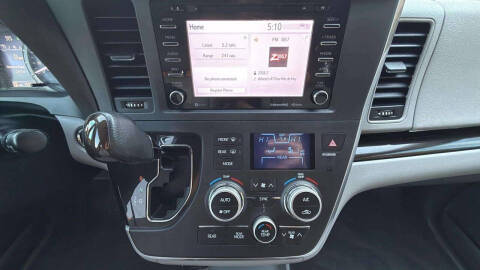 2018 Toyota Sienna XLE 8-Passenger