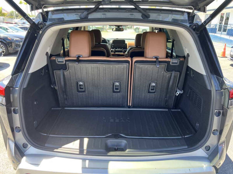 2022 Nissan Pathfinder Platinum