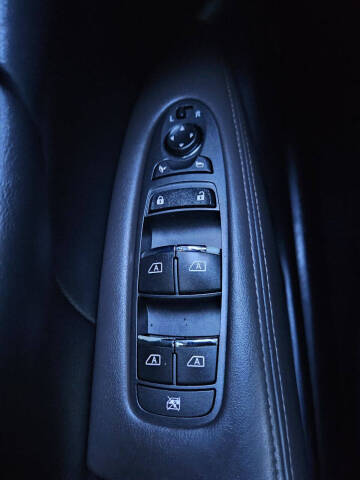 2012 Infiniti M37