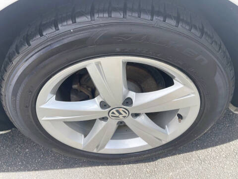 2015 Volkswagen Passat 1.8T Limited Edition