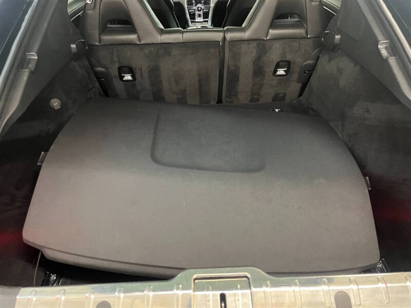 2018 Porsche Panamera 4