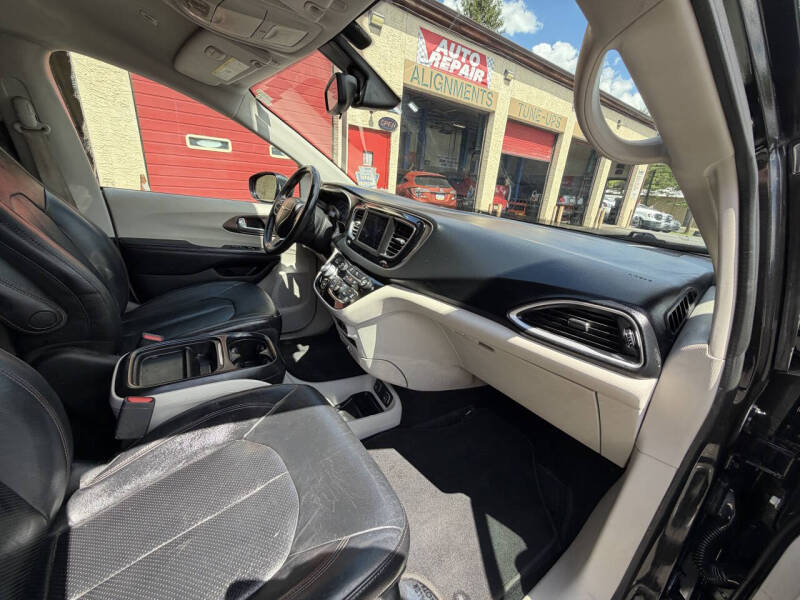 2018 Chrysler Pacifica Touring L