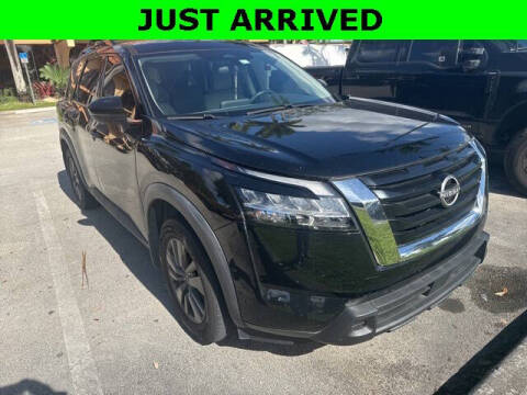 2022 Nissan Pathfinder SV