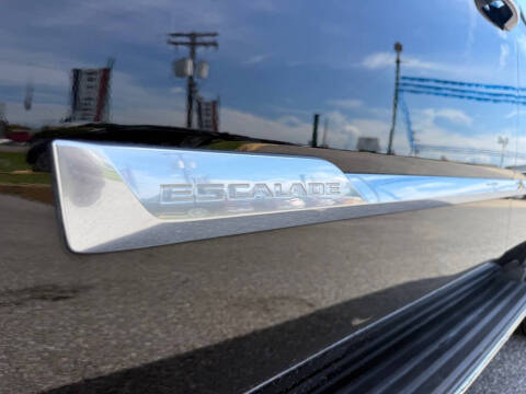 2016 Cadillac Escalade Luxury Collection