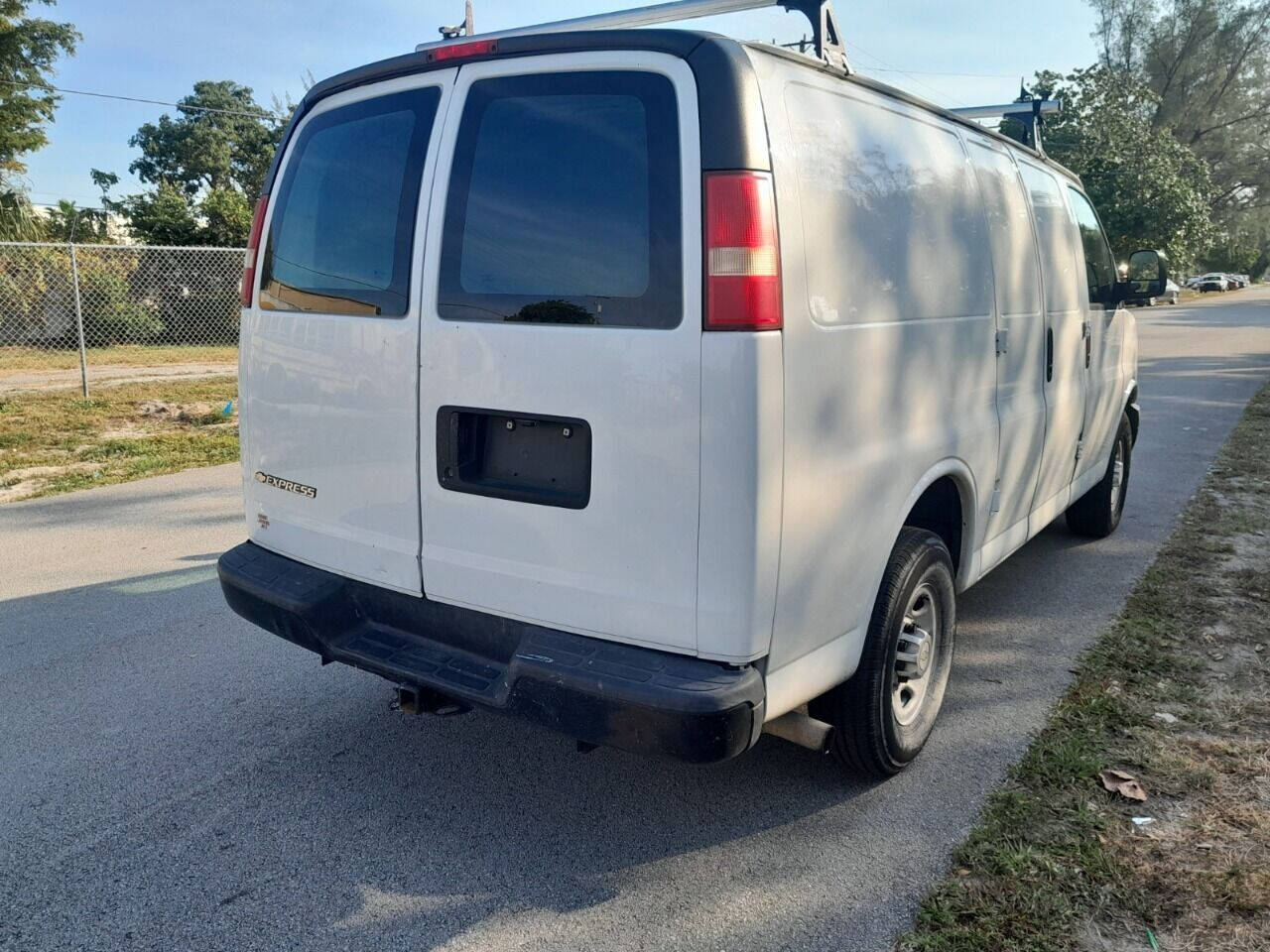 2014 Chevrolet Express  - $9,950