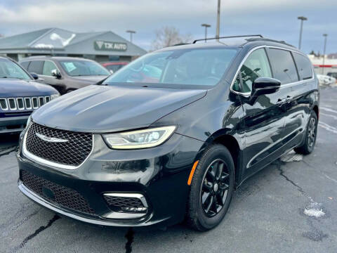 2022 Chrysler Pacifica Touring L