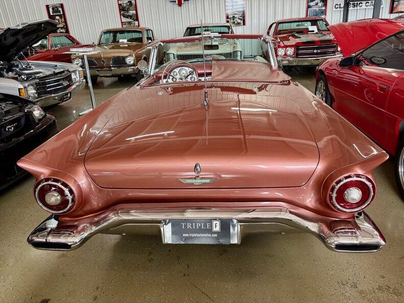 1957 Ford Thunderbird