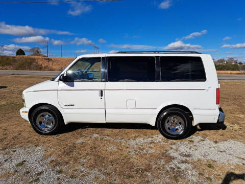 1998 Chevrolet Astro for sale at CAR-MART AUTO SALES in Maryville TN