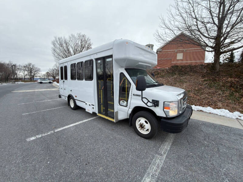 2018 Ford 12 pass- Shuttle Bus