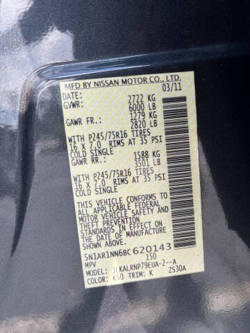 2011 Nissan Pathfinder LE