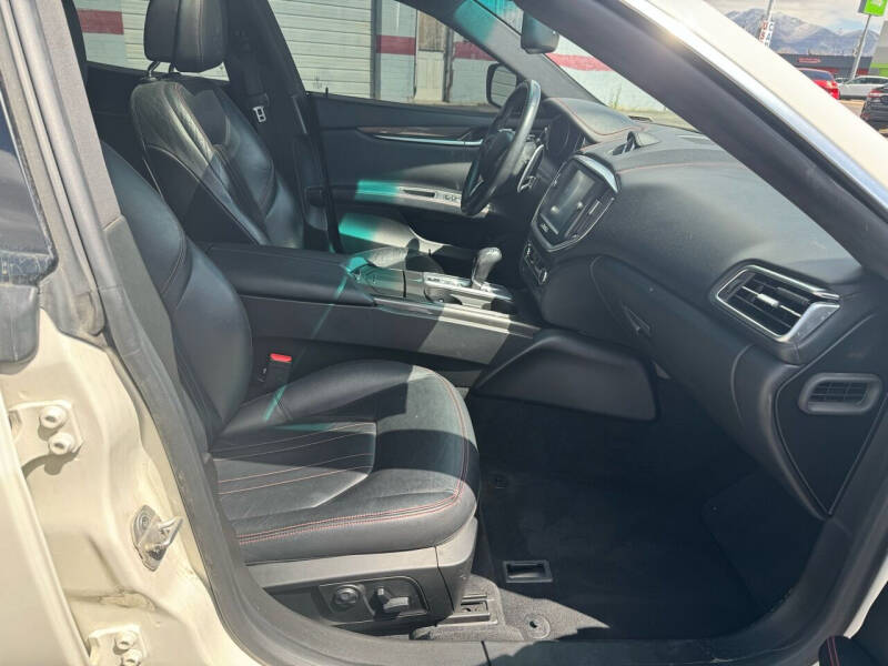 2016 Maserati Ghibli