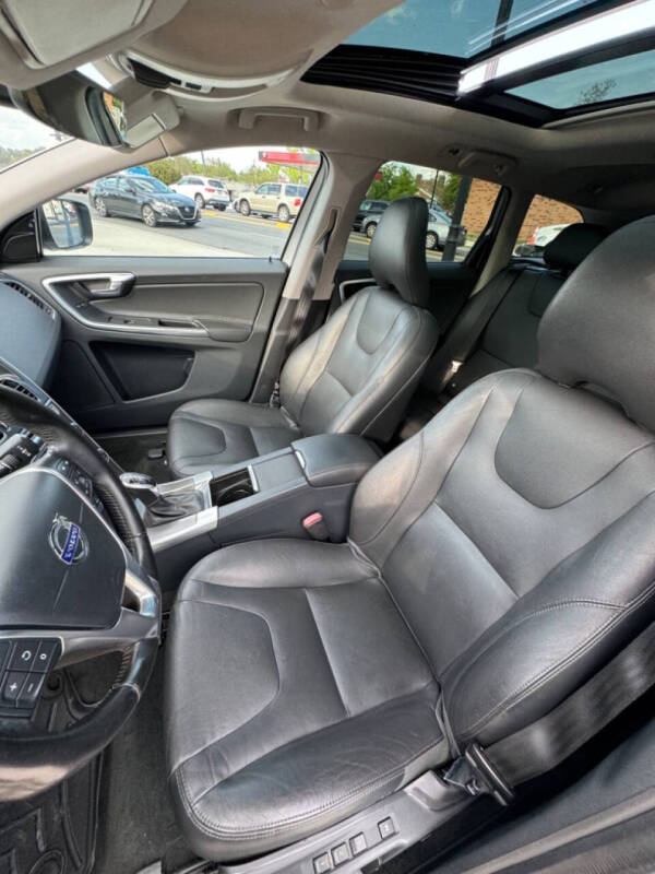 2016 Volvo XC60 T5 Drive-E Premier