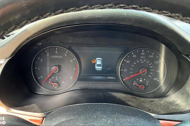 2017 Kia Cadenza Technology