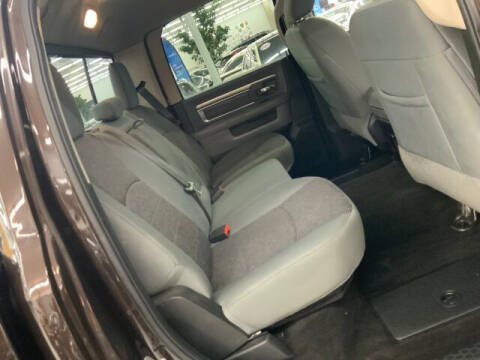 2017 RAM 1500 SLT