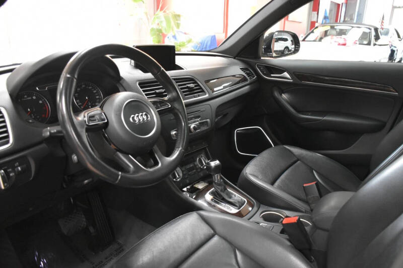 2015 Audi Q3 2.0T quattro Prestige