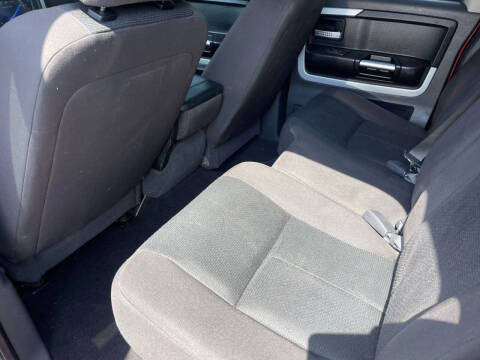 2009 Mitsubishi Raider LS