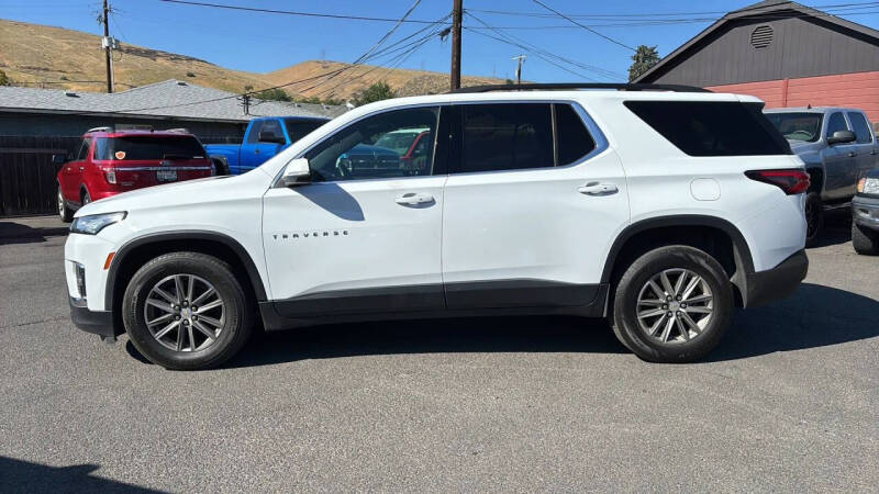 2023 Chevrolet Traverse LT Cloth