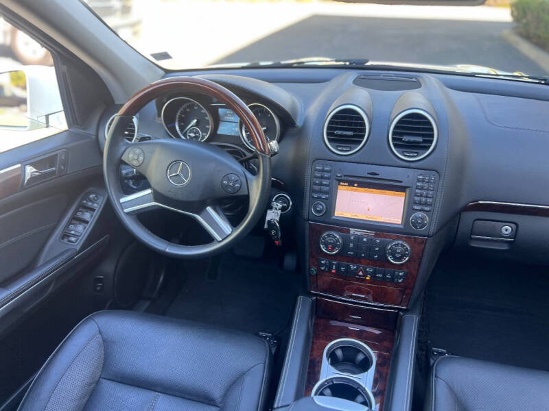 2011 Mercedes-Benz GL-Class GL 550 4MATIC