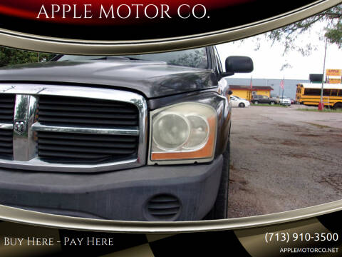 2004 Dodge Durango for sale at APPLE MOTOR CO. in Houston TX