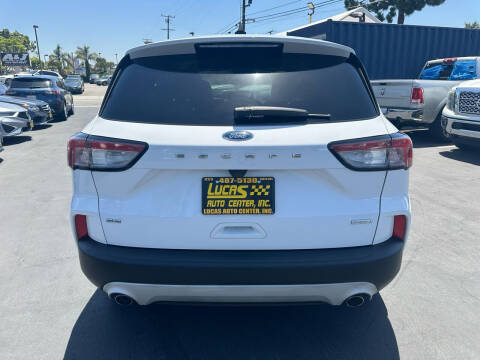 2020 Ford Escape SE