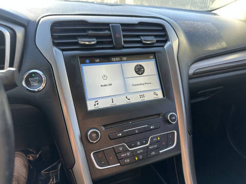 2017 Ford Fusion Hybrid SE