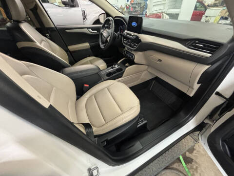 2020 Ford Escape SEL