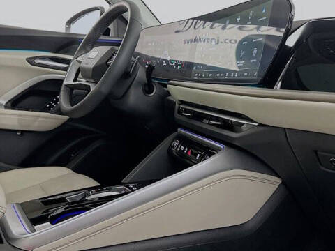 2025 Audi Q5 quattro Premium TFSI