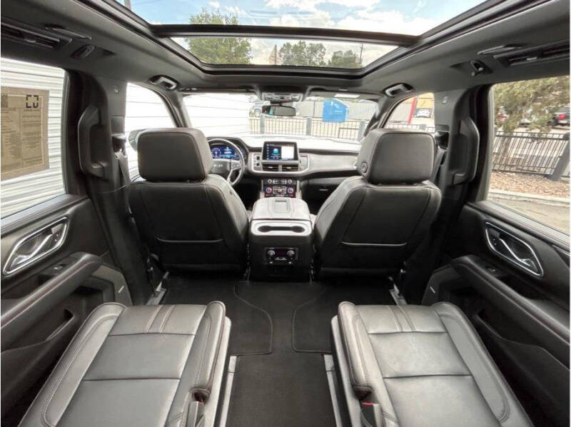 2023 Chevrolet Suburban RST