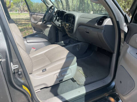 2005 Toyota Sequoia SR5