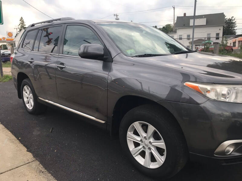 2013 Toyota Highlander for sale at ATLAS AUTO SALES, INC. in West Greenwich RI