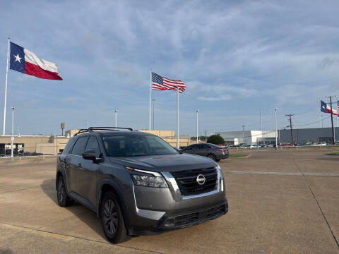 2024 Nissan Pathfinder SV