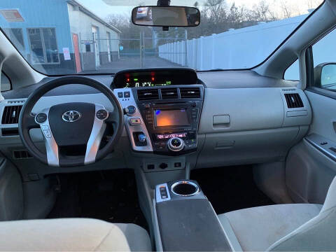 2013 Toyota Prius v Three