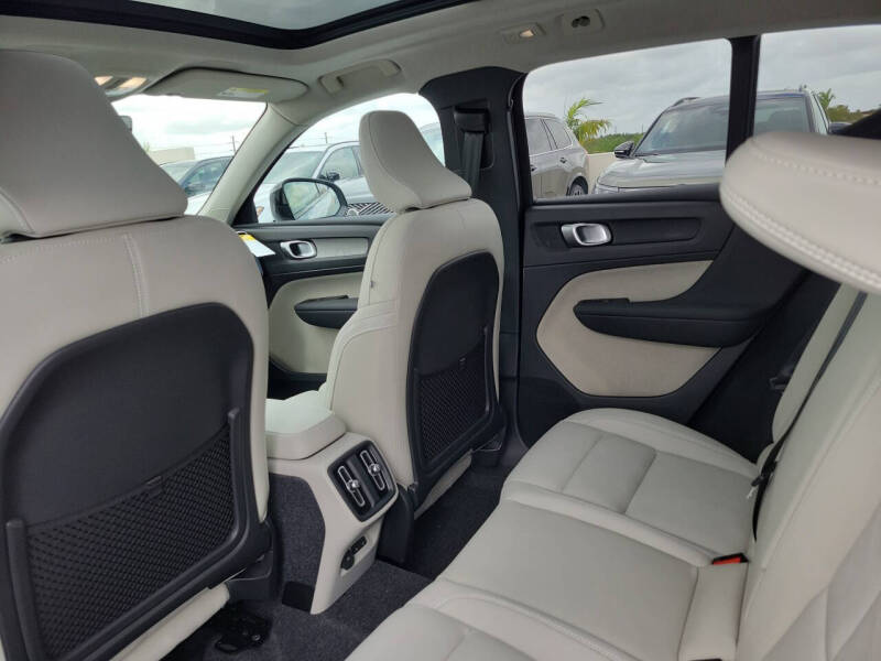 2026 Volvo XC40 B5 Plus