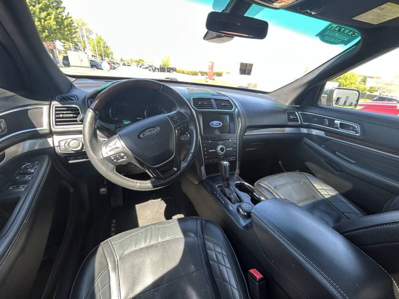 2017 Ford Explorer Platinum