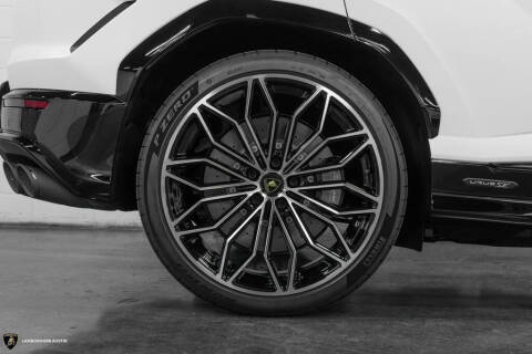 2025 Lamborghini Urus SE