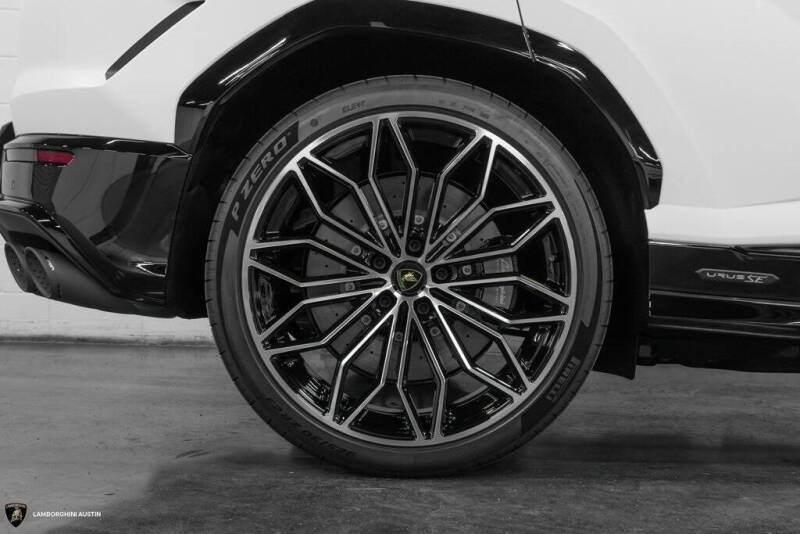 2025 Lamborghini Urus SE