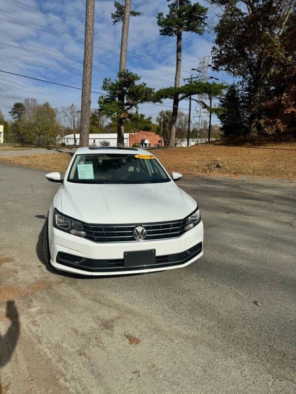 2019 Volkswagen Passat Wolfsburg Edition photo 10