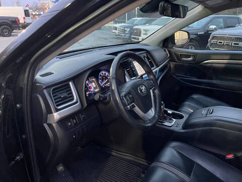 2019 Toyota Highlander SE