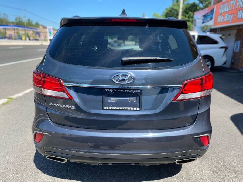 2017 Hyundai Santa Fe SE