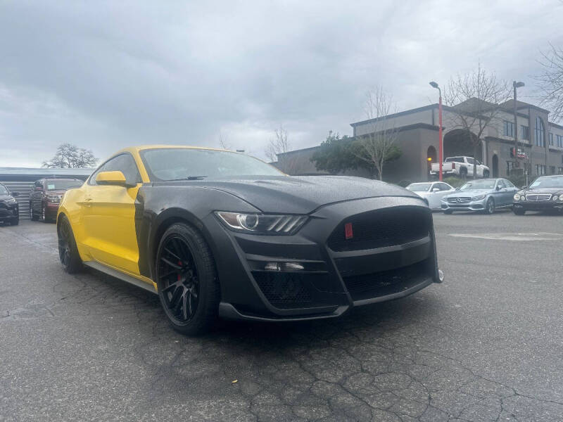 2015 Ford Mustang GT Premium's photo