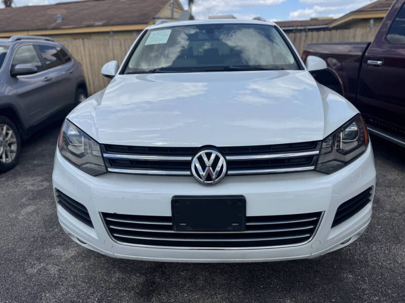 2014 Volkswagen Touareg V6 Lux