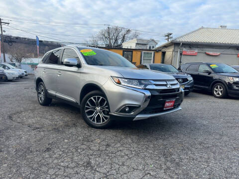 2018 Mitsubishi Outlander for sale at Auto Universe Inc. in Paterson NJ
