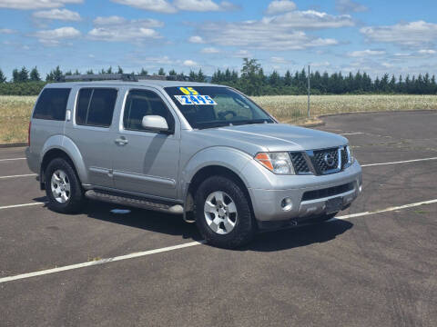 2005 Nissan Pathfinder LE