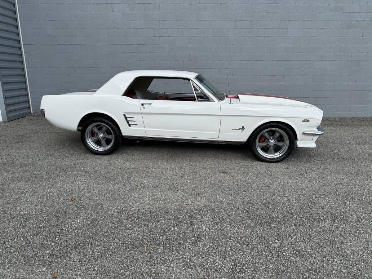 1966 Ford Mustang 179