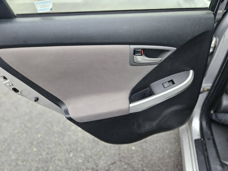 2013 Toyota Prius Plug-in Hybrid Advanced