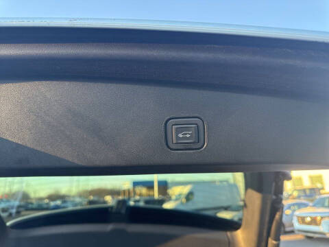 2024 Cadillac LYRIQ Luxury 1