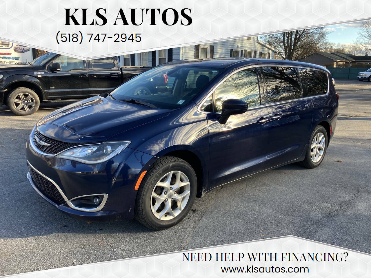 2018 Chrysler Pacifica Touring Plus's photo