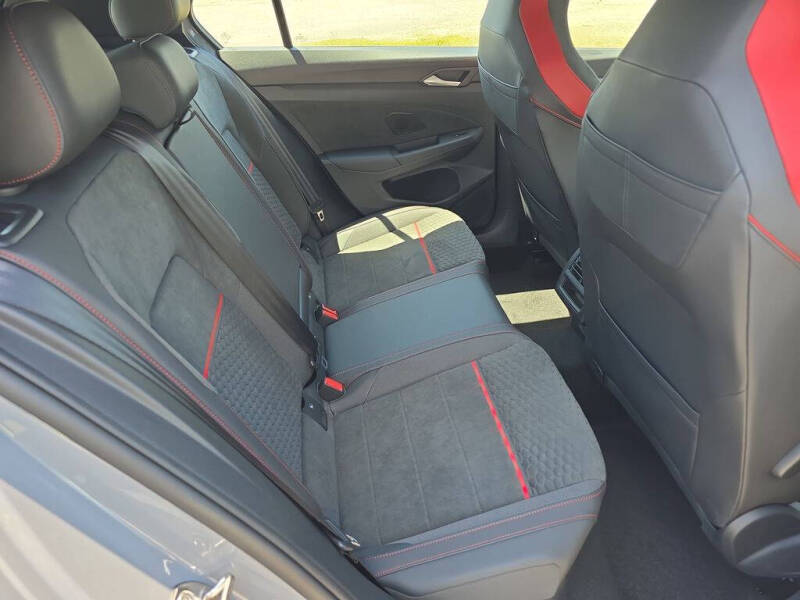 2026 Volkswagen Golf GTI SE